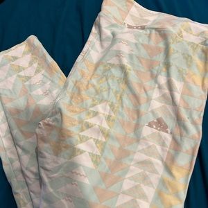 Lularoe leggings tall and curvy